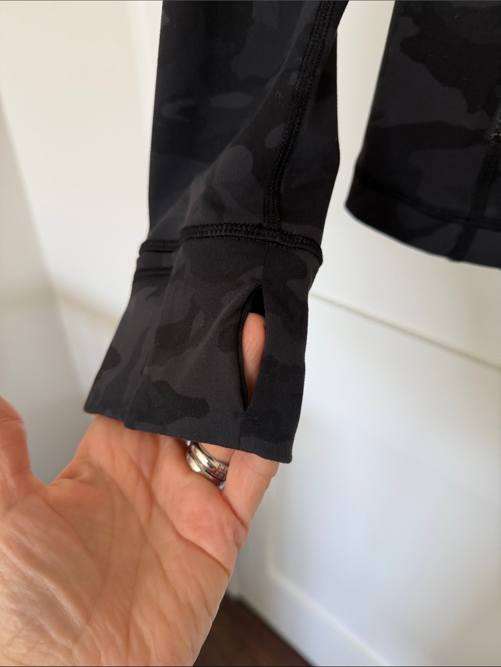 lululemon athletica Women’s Dark Gray Camo Zip Jacket - Picture 7 of 10